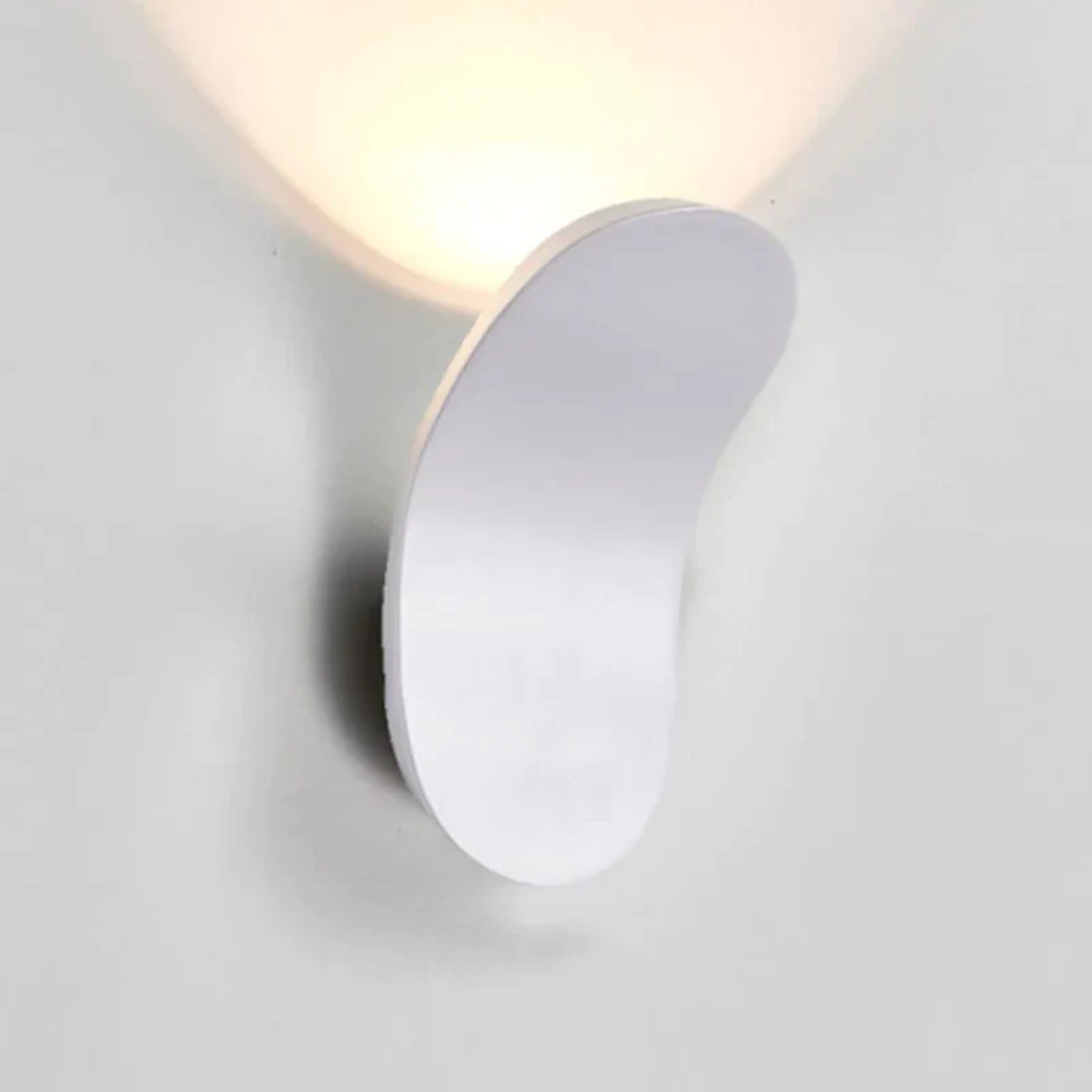 Wall Lamp Pythia – Sleek Scandinavian Design with Warm Glow 5