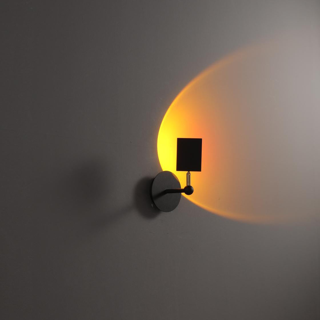 Wall Lamp Sunset Projection – Stunning Color Display for Inviting Ambiance 8