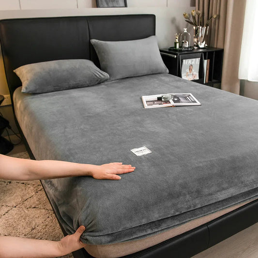 Warm Velvet Fitted Sheet – Luxurious Softness for Cozy Nights 1