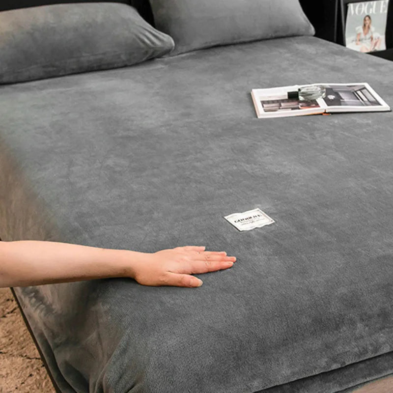Warm Velvet Fitted Sheet – Luxurious Softness for Cozy Nights 10