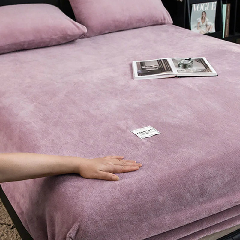 Warm Velvet Fitted Sheet – Luxurious Softness for Cozy Nights 11