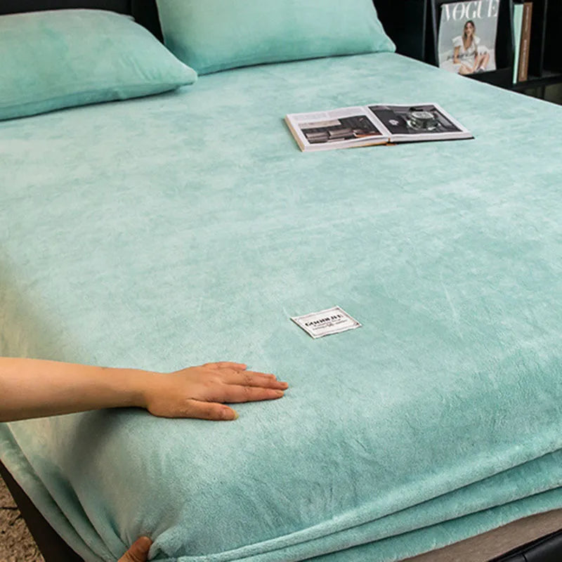 Warm Velvet Fitted Sheet – Luxurious Softness for Cozy Nights 12