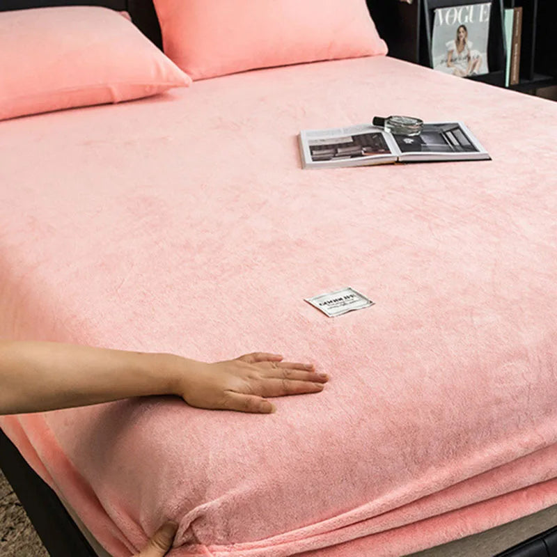 Warm Velvet Fitted Sheet – Luxurious Softness for Cozy Nights 14
