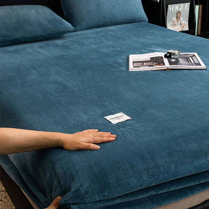 Warm Velvet Fitted Sheet – Luxurious Softness for Cozy Nights 16