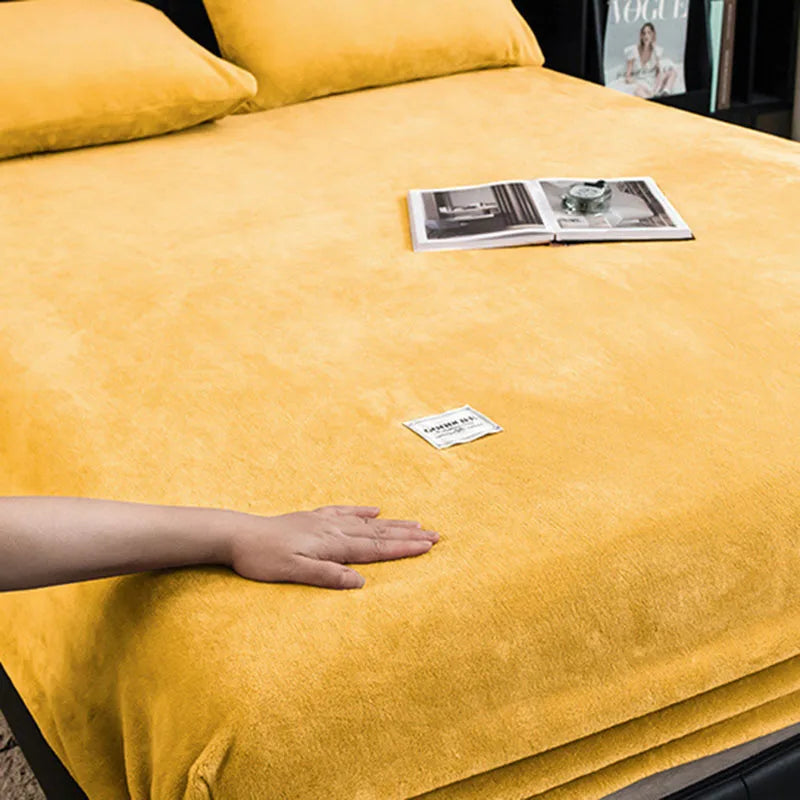 Warm Velvet Fitted Sheet – Luxurious Softness for Cozy Nights 18