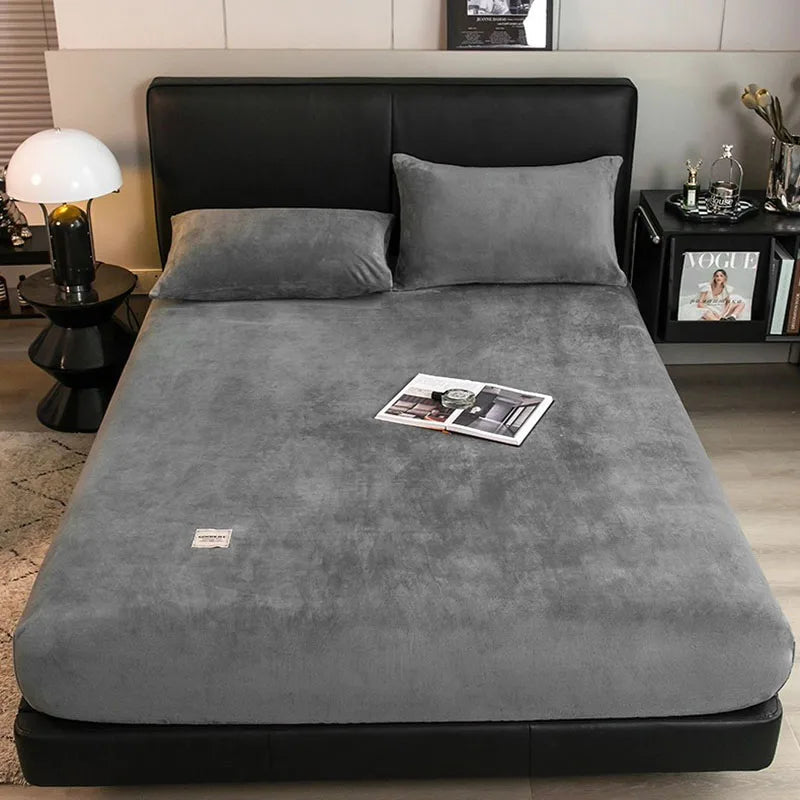 Warm Velvet Fitted Sheet – Luxurious Softness for Cozy Nights 4