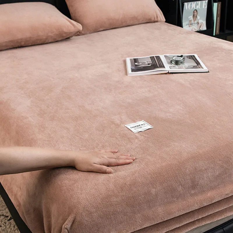 Warm Velvet Fitted Sheet – Luxurious Softness for Cozy Nights 9