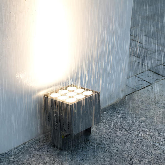 Waterproof Outdoor LED Spotlight – Brilliantly Illuminate Your Garden 1