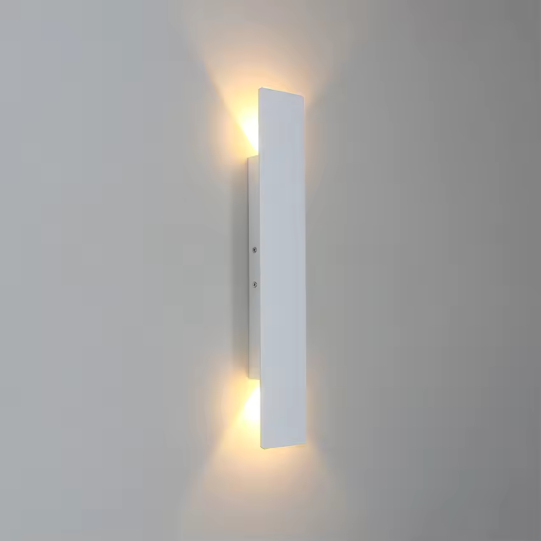 Weather-Resistant Aluminum Outdoor Wall Light – Stylish Illumination with Energy Efficiency 3