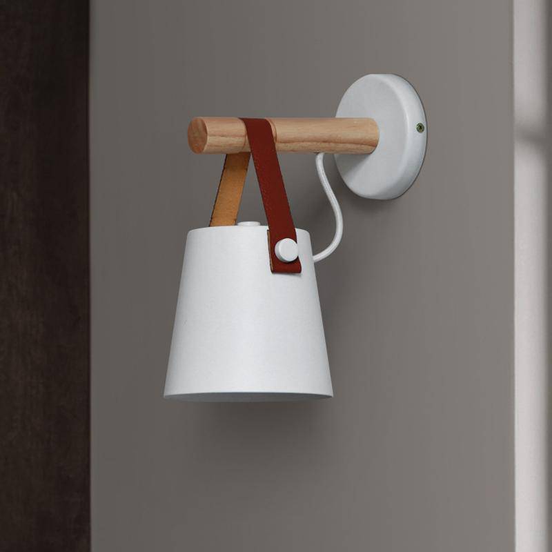 Wooden Wall Light – Elegant Scandinavian Design with Warm Glow 3