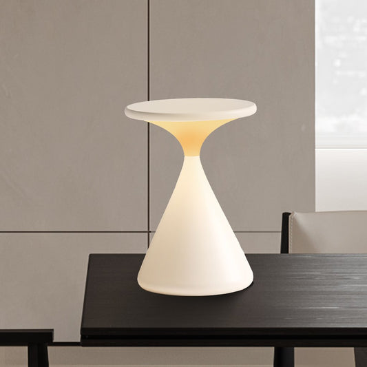 Aaron Akku-Tischleuchte – Stylish Cordless Design for Flexible Lighting 0