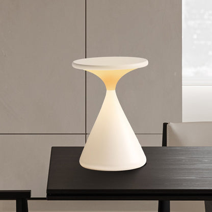 Aaron Akku-Tischleuchte – Stylish Cordless Design for Flexible Lighting 2
