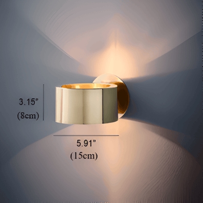 Alecta Wall Lamp Gold – Minimalist Design with Warm Elegance 5