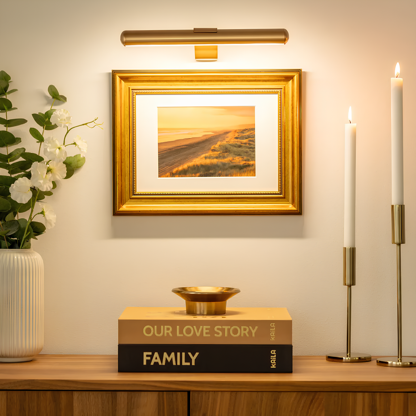Artglow LED Wall Lamp – Elegant Illumination for Artworks 2