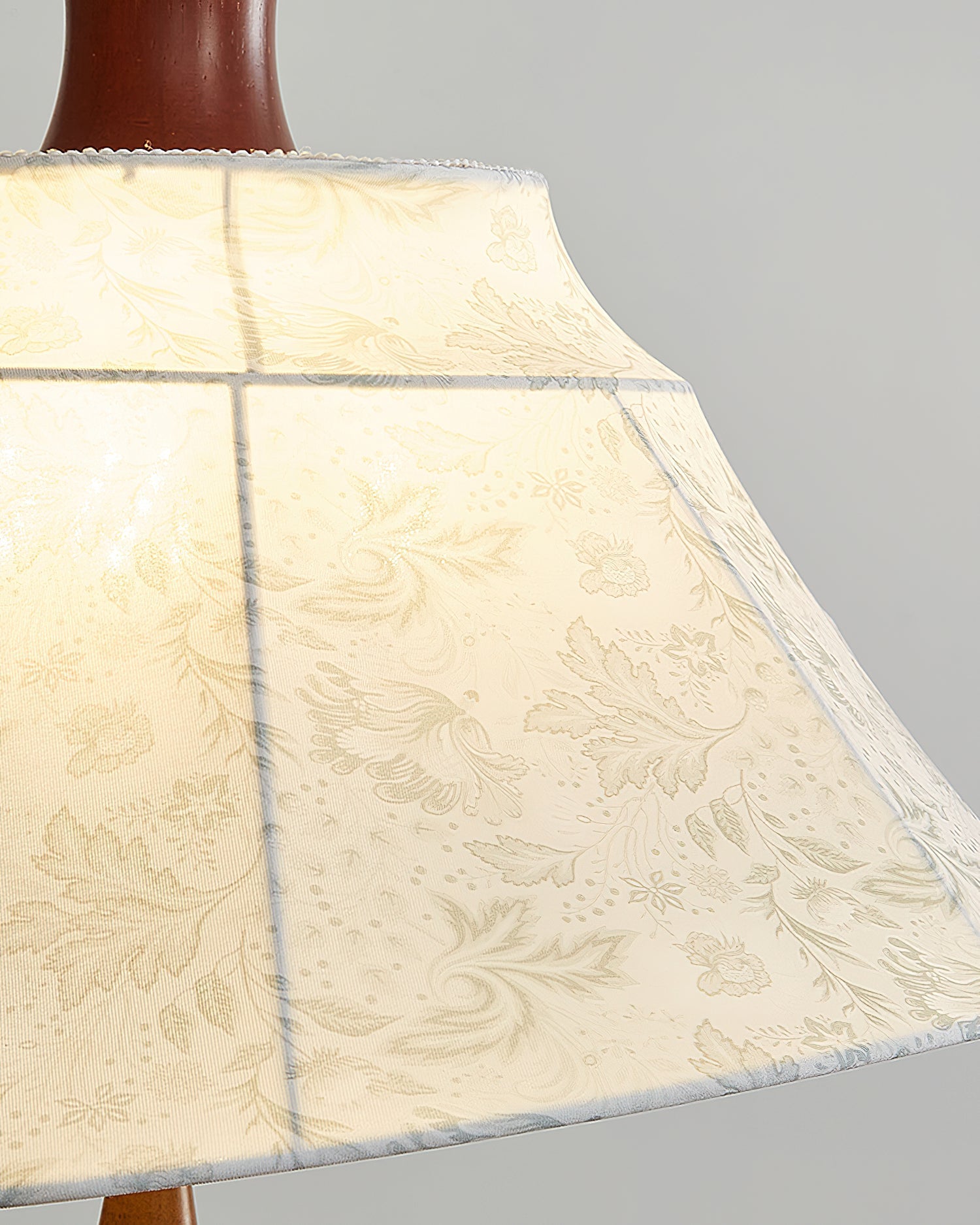 Aurelian Pendant Light – Elegant Fusion of Tradition and Modernity 4