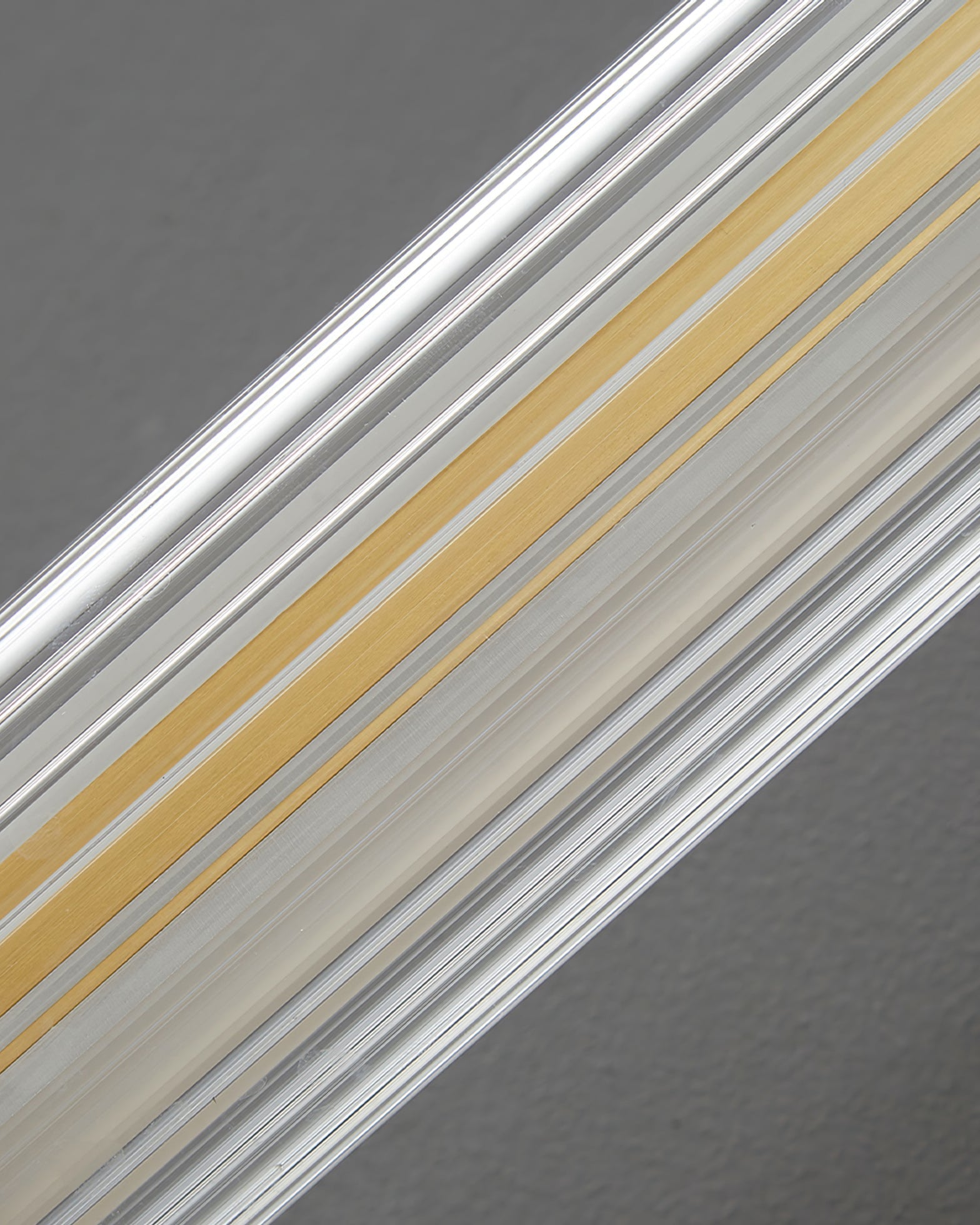 Beacon Wall Light – Modern Design with Inviting Glow 4