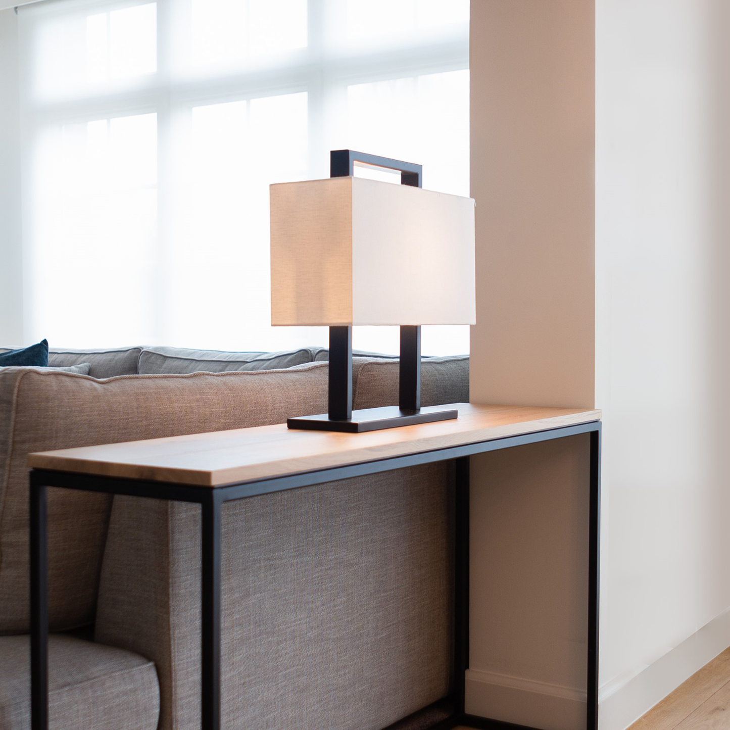 Bhilai Modern Table Lamp Black – Elegant Ambiance for Any Space 3