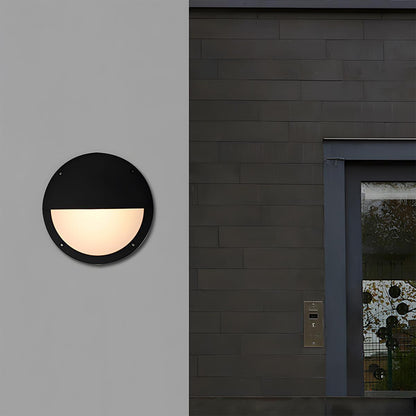 Black Outdoor Wall Lantern – Elegant Lighting for Exterior Spaces 2