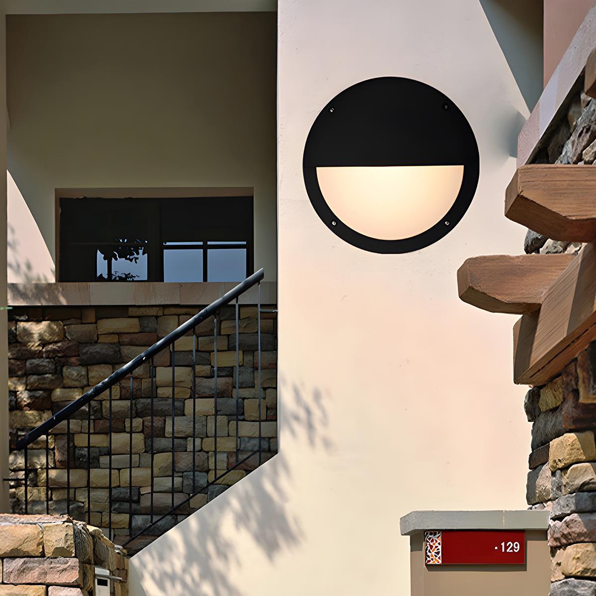 Black Outdoor Wall Lantern – Elegant Lighting for Exterior Spaces 4