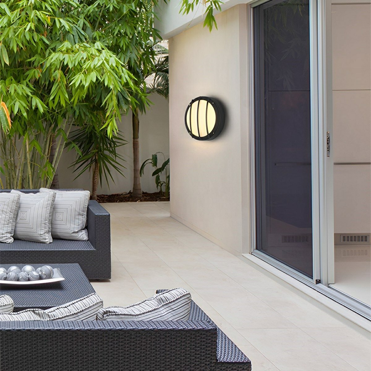 Black Outdoor Wall Lantern – Elegant Lighting for Exterior Spaces 5