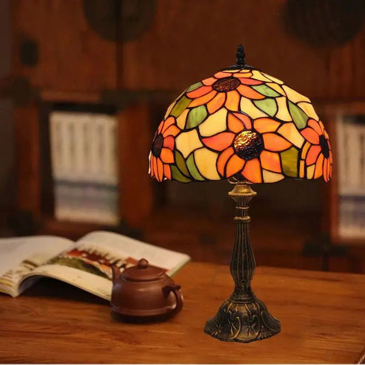 Buntlas Desk Lamp – Handmade Glass Design for Vibrant Spaces 1