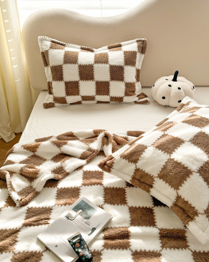 Carré-Douce Plaid – Elegant Diamond Pattern for Cozy Spaces 8