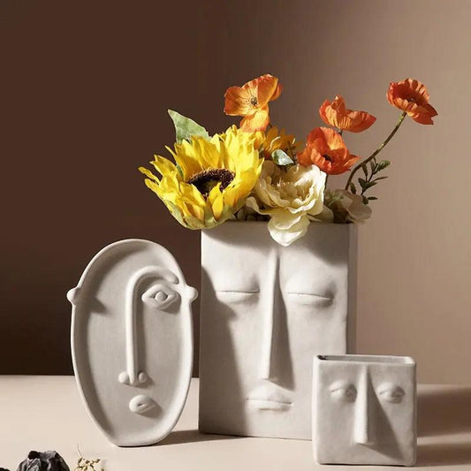 Ceramic Face Vase – Unique Abstract Design for Modern Decor 0