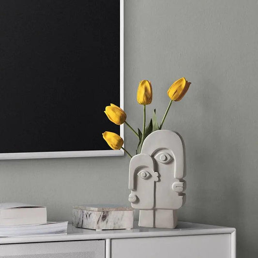 Ceramic Face Vase – Unique Abstract Design for Modern Decor 1