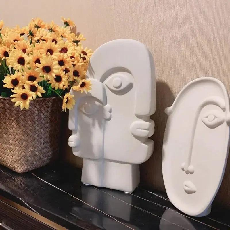 Ceramic Face Vase – Unique Abstract Design for Modern Decor 3