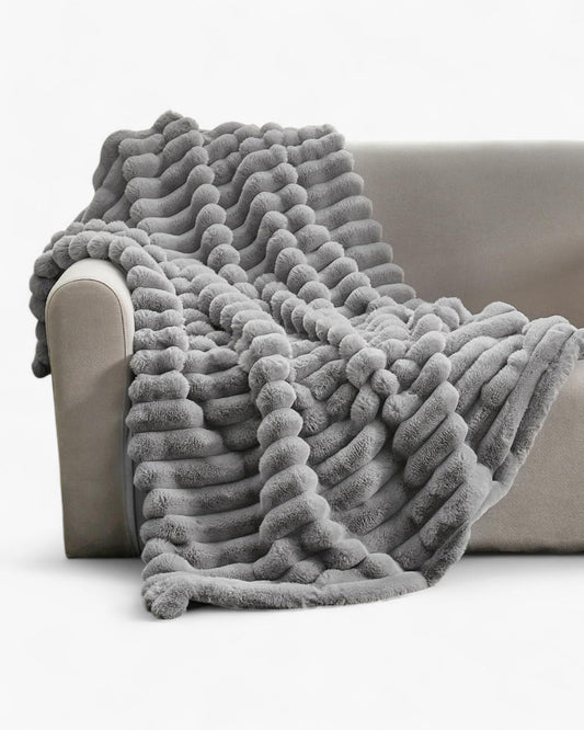 Chice Plush Thermal Blanket – Luxurious Warmth for Cozy Evenings 1