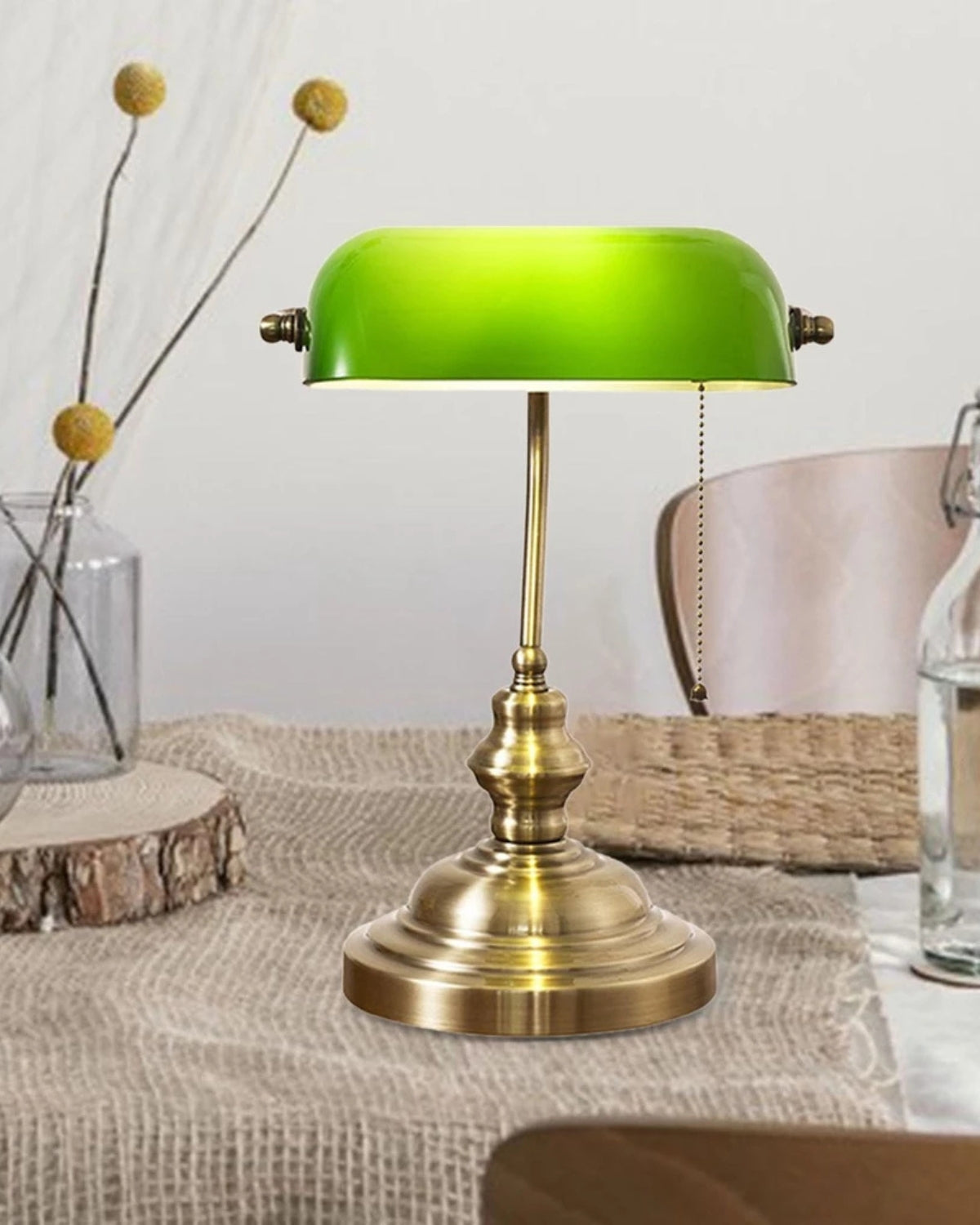 Classic Banker Lamp Brass Green – Elegant Design with Focused Illumination 2
