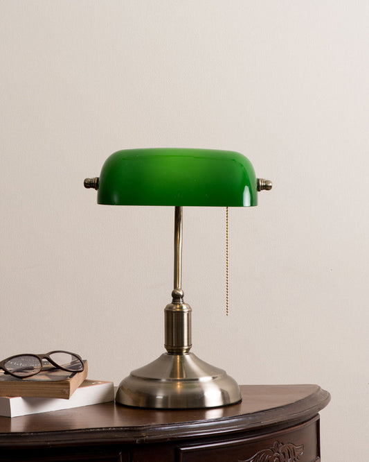 Classic Banker Lamp Green Glass Shade – Elegant Light for Tranquil Spaces 1
