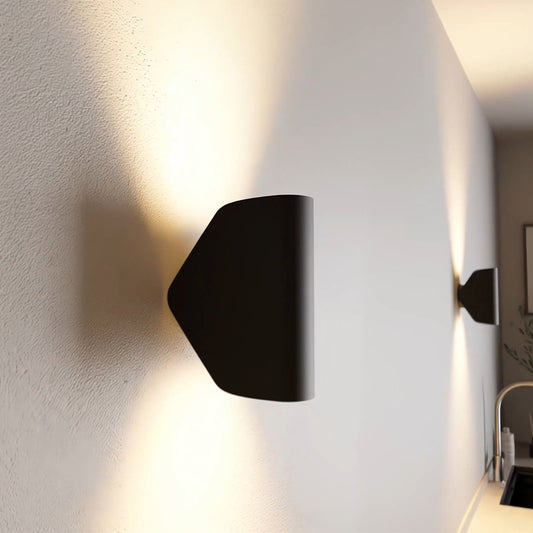 Decorative Outdoor Wall Lamp – Stylish Illumination for Your Patio 1
