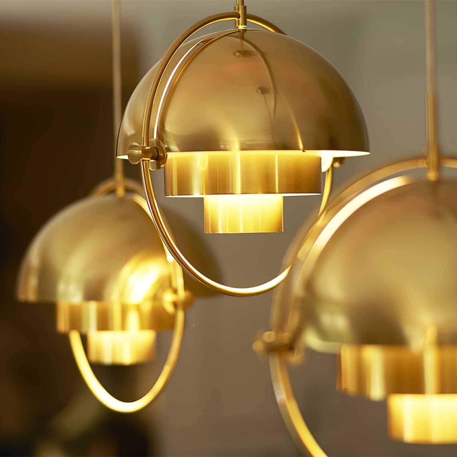 Deformed Ball Pendant Light – Artistic Shape for Ambient Atmosphere 4