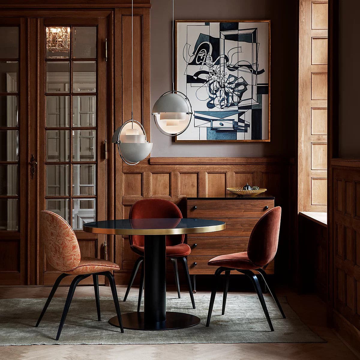 Deformed Ball Pendant Light – Artistic Shape for Ambient Atmosphere 5