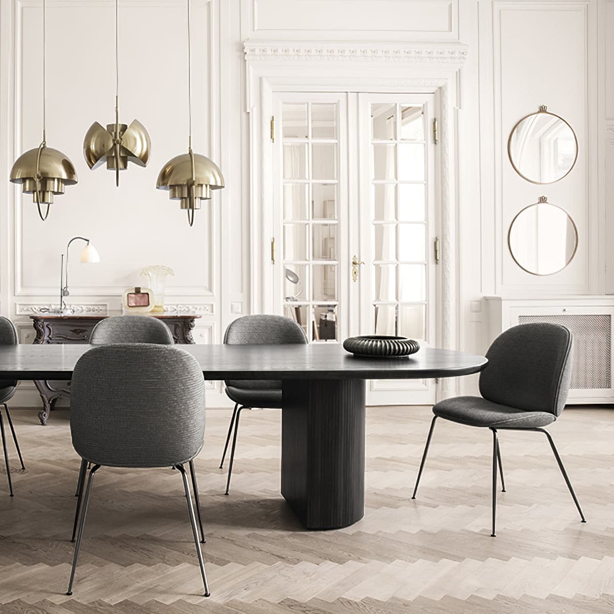 Deformed Ball Pendant Light – Artistic Shape for Ambient Atmosphere 7