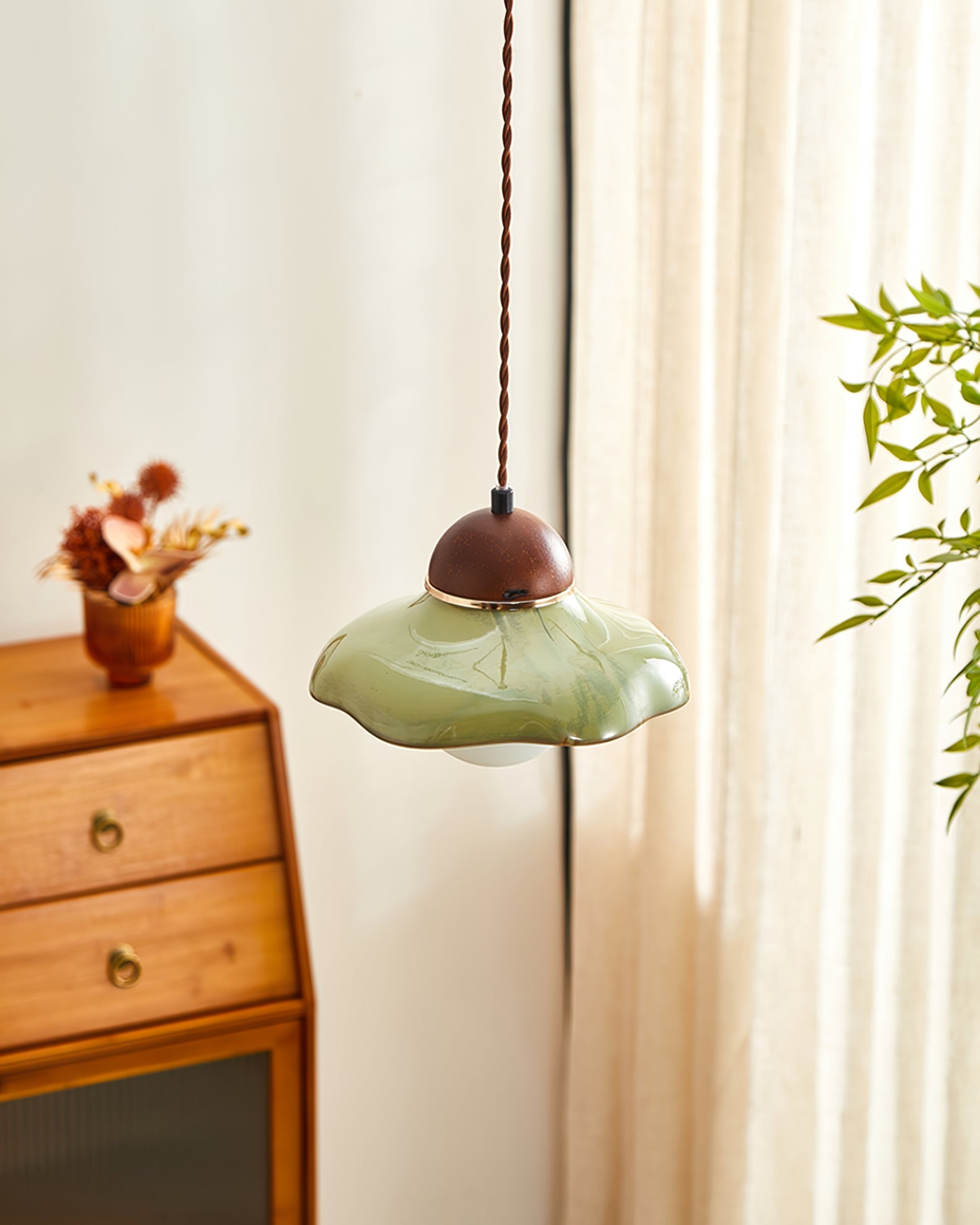 Edmund Pendant Light – Elegant Glass and Ceramic Design 7
