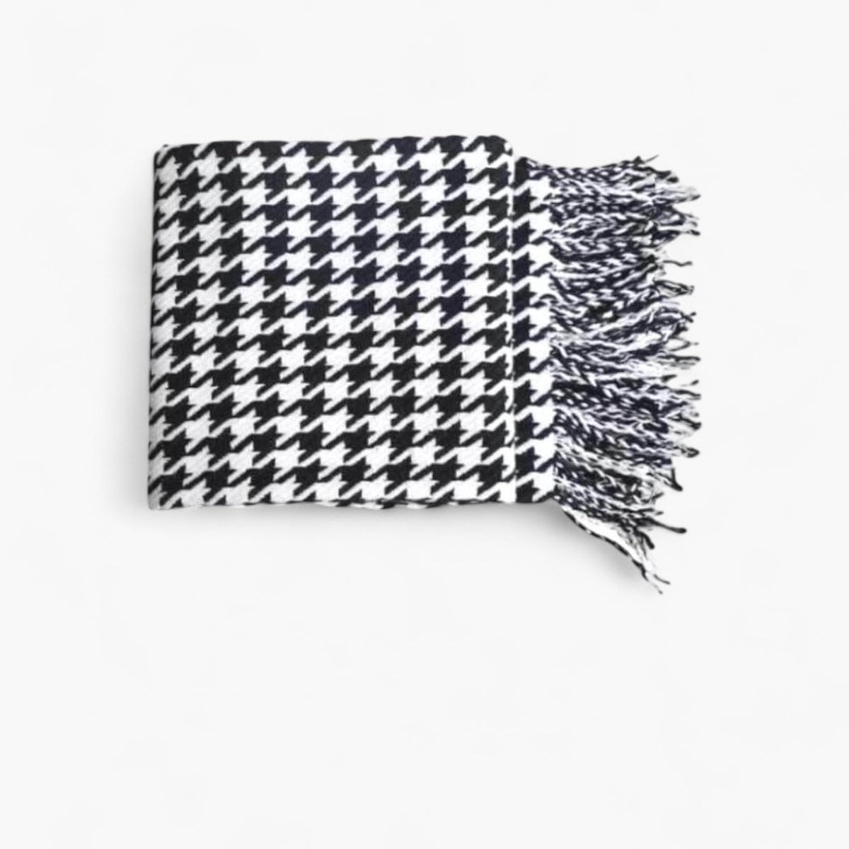 **Étoile Noir Throwing Ceiling – Timeless Design with Cozy Comfort** 0