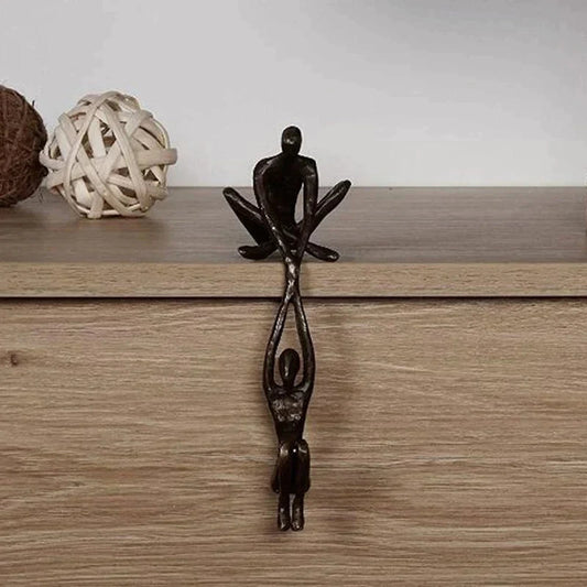 **Euwige Love and Strength Sculpture – Emblem of Trust and Harmony** 1