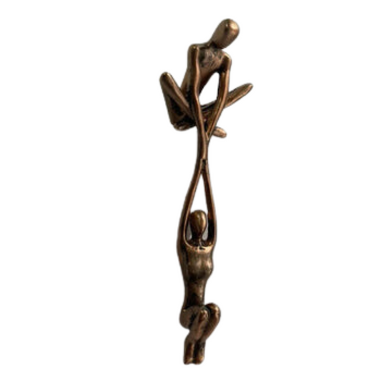 **Euwige Love and Strength Sculpture – Emblem of Trust and Harmony** 4