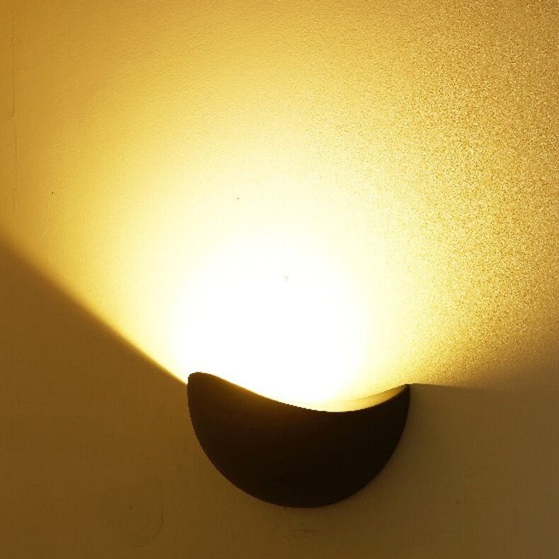 HalfGround LED Wall Lamp – Sleek Style with Versatile Illumination 4