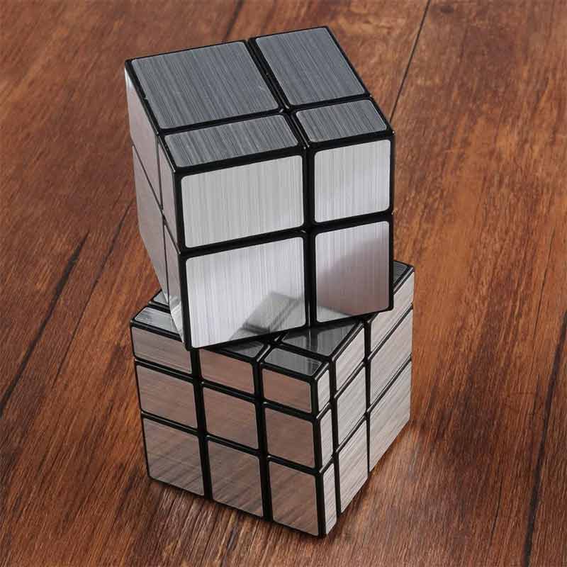 Infinity Mirror Cube – Stimulating Creativity with Every Twist 2