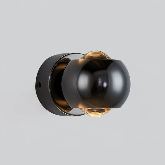Io Vertical Wall Lamp – Minimalist Elegance with Versatile Illumination 0