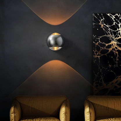 Io Vertical Wall Lamp – Minimalist Elegance with Versatile Illumination 4