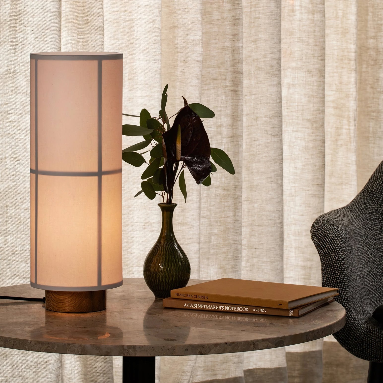 Kumo Linen Table Lamp – Elegant Light for Cozy Spaces 3