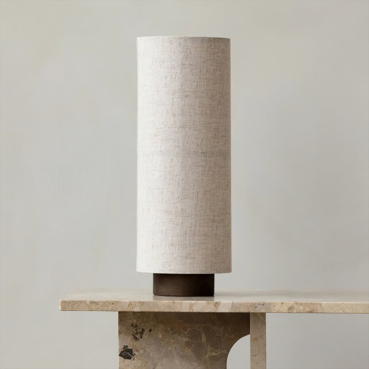 Kumo Linen Table Lamp – Elegant Light for Cozy Spaces 4