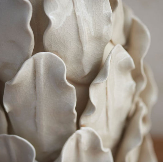 Layered Lamp Leaf – Handcrafted Ceramic Design for Elegant Spaces 1
