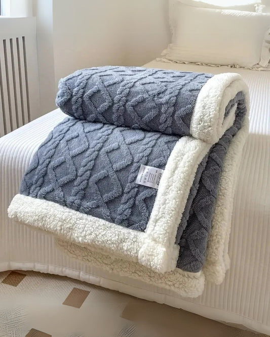 Le Rêvaire Elegant Fleece Blanket – Luxurious Warmth with Cozy Comfort 1