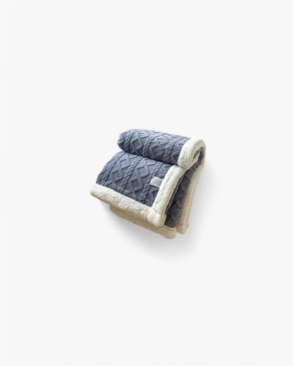 Le Rêvaire Elegant Fleece Blanket – Luxurious Warmth with Cozy Comfort 7