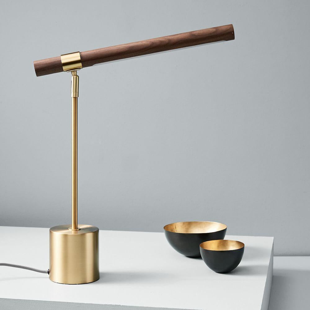 Linear Table Lamp – Sophisticated Design for Modern Elegance 1